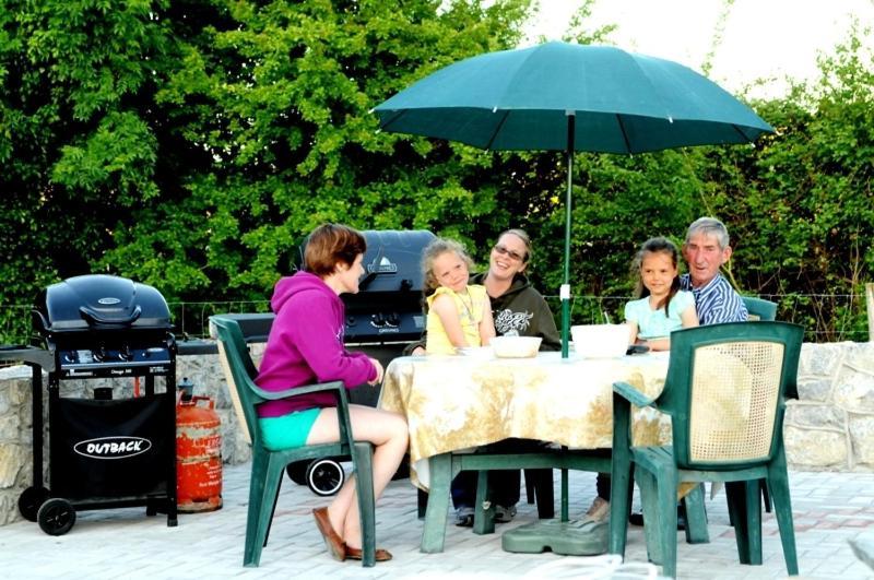 Bunratty Arms B&B Εξωτερικό φωτογραφία